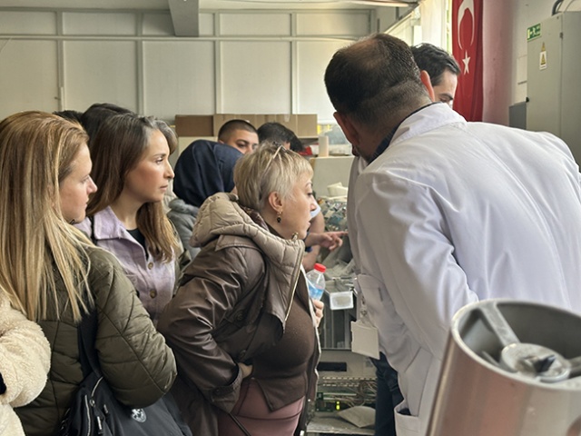 İzmir Kavram Üniversitesi SHMYO Optisyenlik Bölümü Öğrencilerinin Akay Rx Laboratory Ziyareti