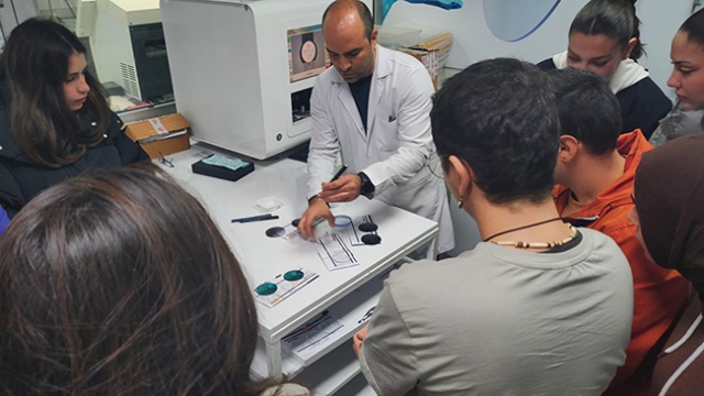 İzmir Tınaztepe Üniversitesi SHMYO Optisyenlik Bölümü Akay Rx Laboratory Ziyareti