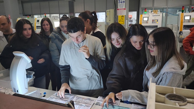 İzmir Tınaztepe Üniversitesi SHMYO Optisyenlik Bölümü Akay Rx Laboratory Ziyareti